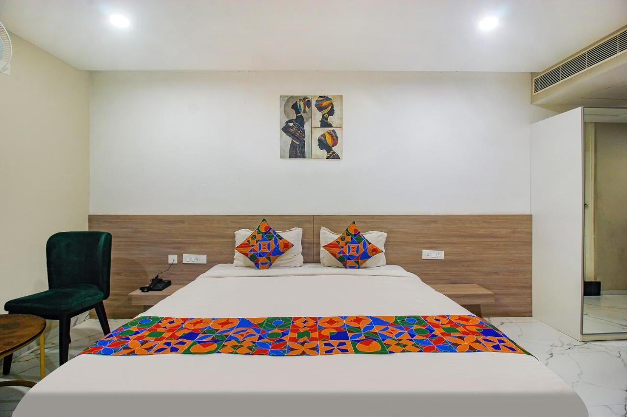 Fabhotel Ssr Fern Suites - 100M From Gsm Mall Madeenaguda Lingampalli Bagian luar foto
